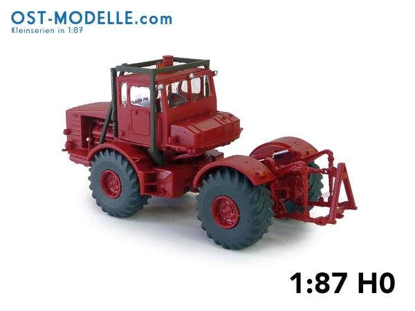 Traktor Kirovets K700 rot ohne Motorverkleidung Überrollbügel